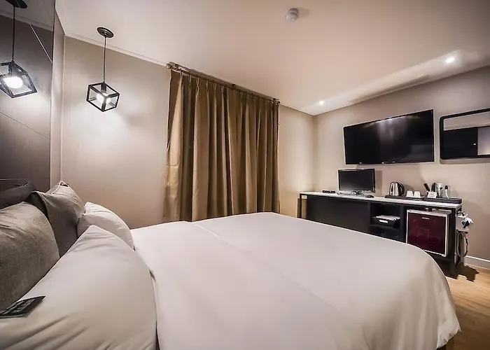 Cs Hotel
