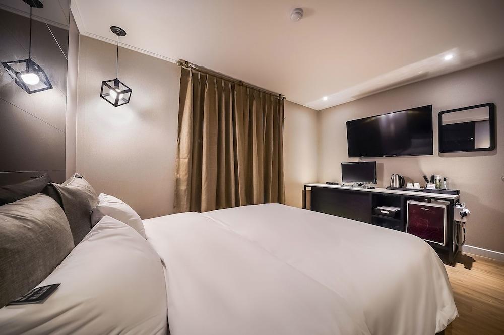 Hotel Cs